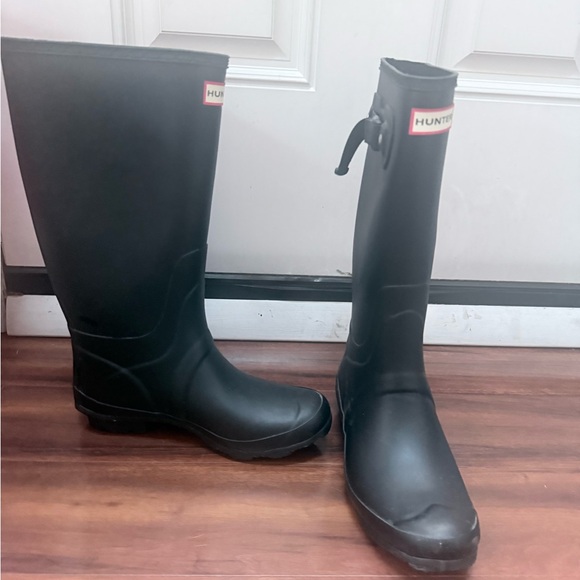 Hunter Classic Black Waterproof Boots - Picture 1 of 5